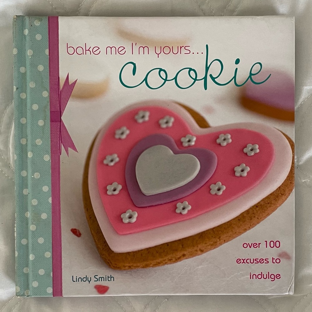 Set of cooking books: Bake me I’m you Cookie and Pillsbury Appetizers & Desserts